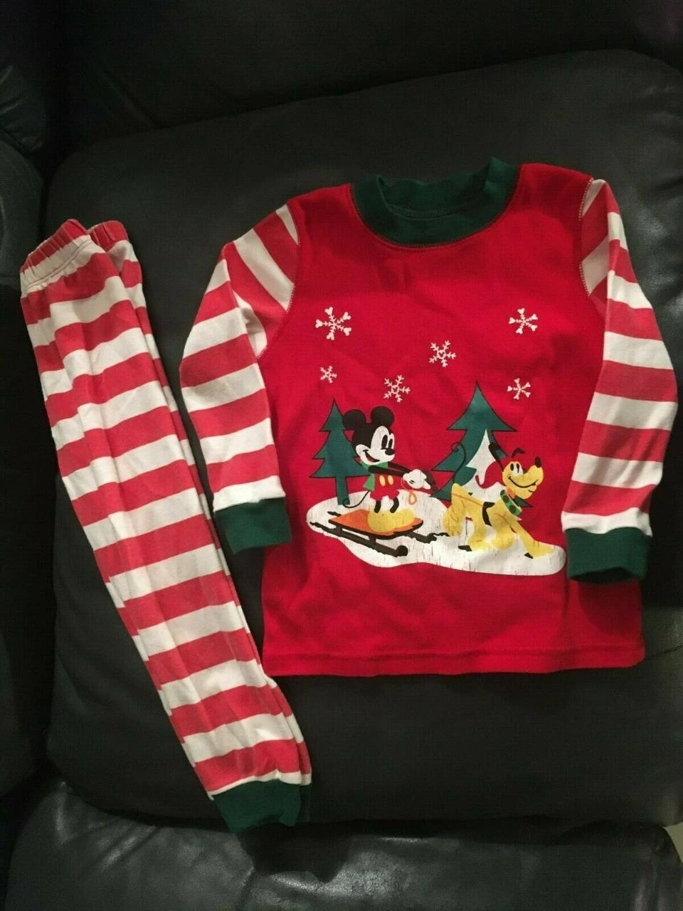 Pyjama noël disney store mickey pluto 2/3/4 ans (verifiez avec mes mesures )